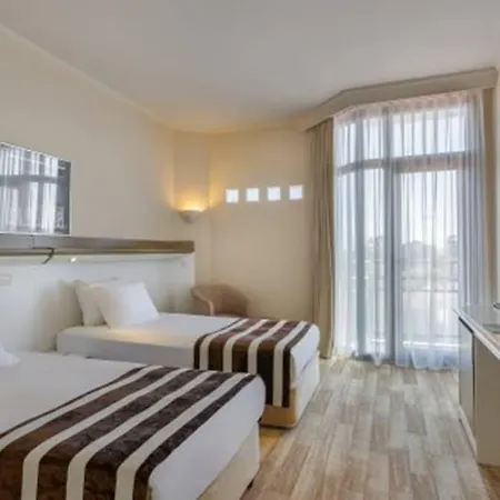 Max Hotel 5*