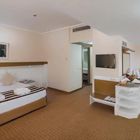 Max Hotel 5*