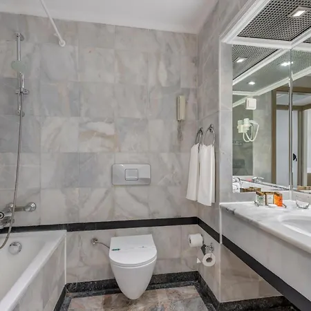 Max Hotel